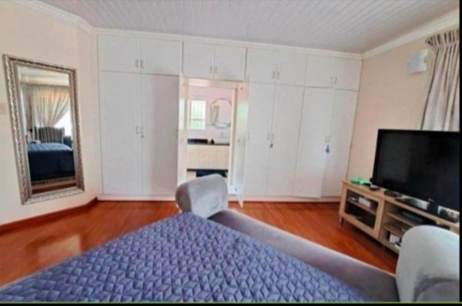 5 Bedroom Property for Sale in Mmabatho Unit 6 North West